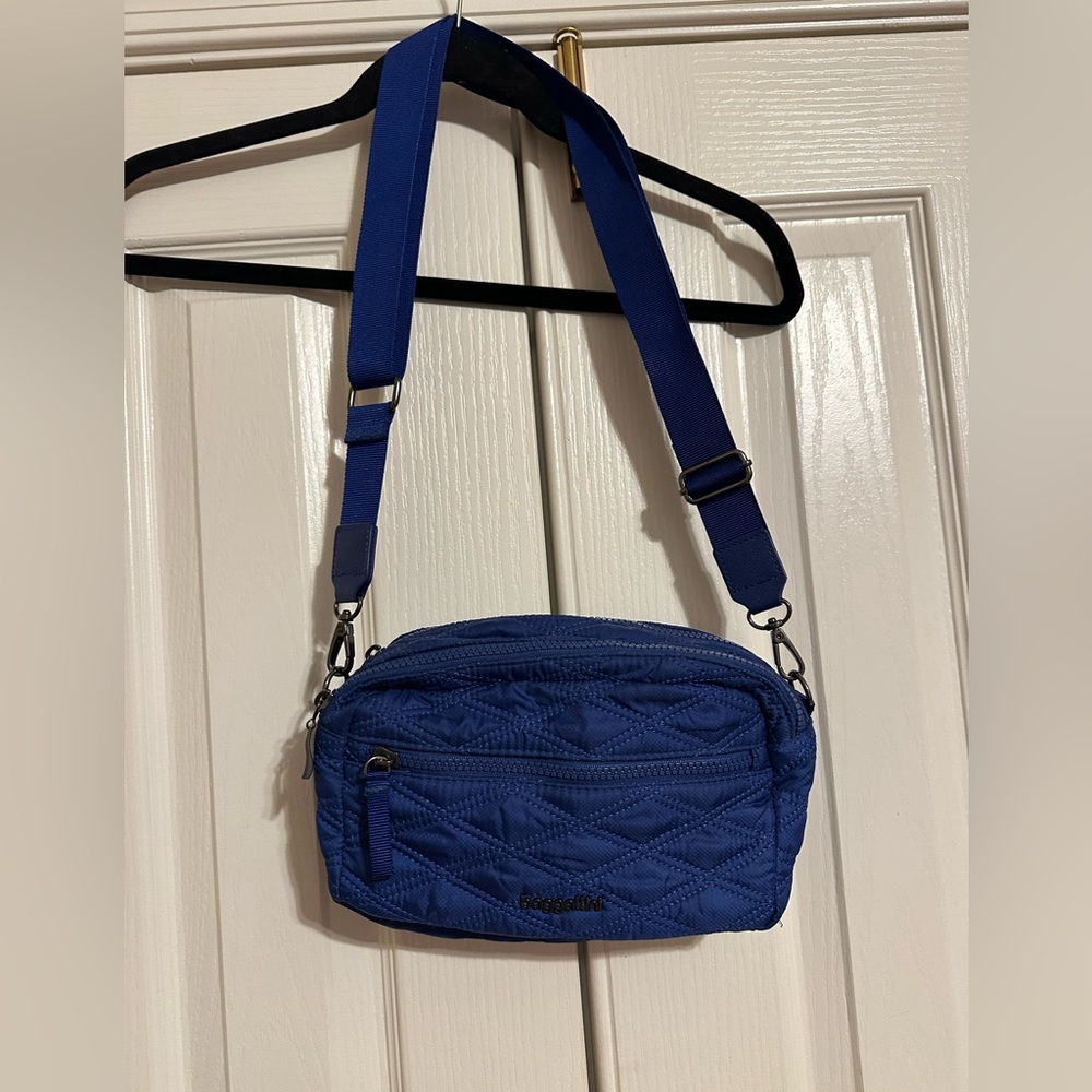 Baggallini Royal Blue Quilted Crossbody Bag - Like New